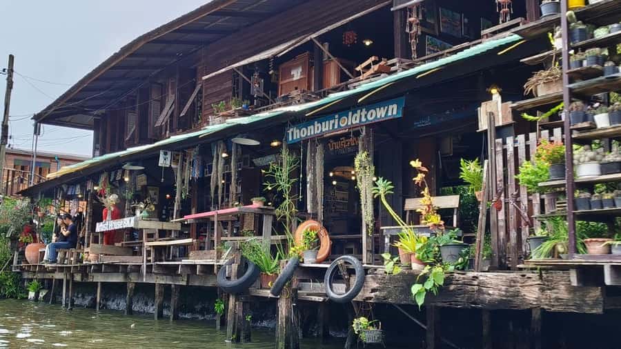 3 Hrs Private boat Tour Bangkok Floating Market by Flat Boat - Khlong Dan and the twin giant Buddha views