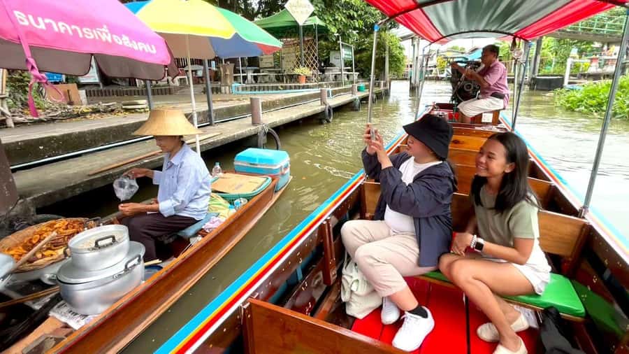 3 Hrs Private boat Tour Bangkok Floating Market by Flat Boat - Bang Luang Canal Community and the Artist House stop