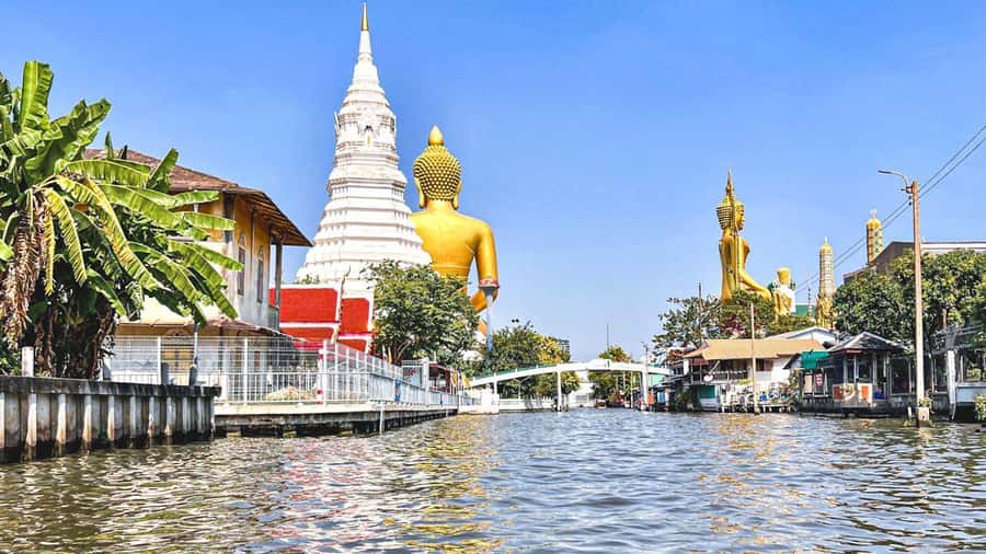 3 Hrs Private boat Tour Bangkok Floating Market by Flat Boat - Side canals and water-level life you can actually see