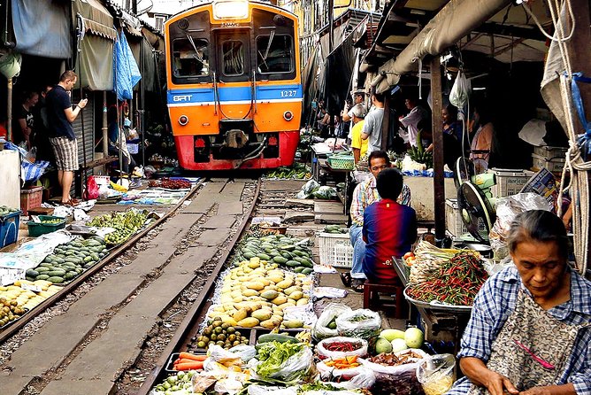 Amphawa Floating Market Tour with Maeklong Railway Market (SHA Plus) - Practical tips to get better photos and waste less time