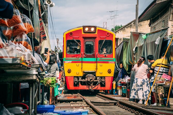Ayutthaya, Maeklong Railway, Damnoen Saduak Floating Market - Price and logistics: why $86 can feel fair here