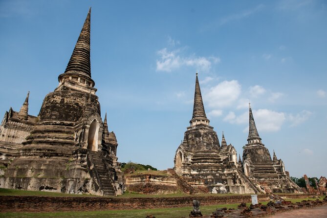 Ayutthaya, Maeklong Railway, Damnoen Saduak Floating Market - Stop 1: Maeklong Railway Market and the train-track tension