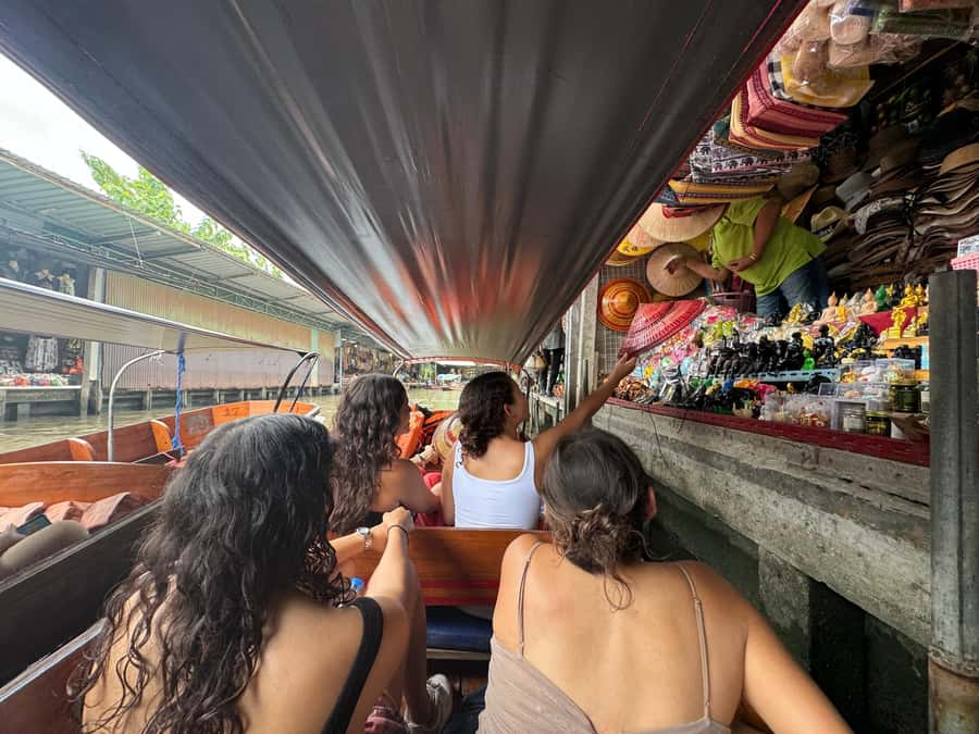 Bangkok: Damnoen Floating Market & Train Market Private Tour - Price and value: what $125 per person is really covering