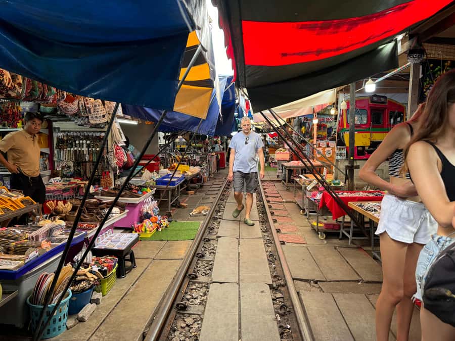Bangkok: Damnoen Floating Market & Train Market Private Tour - Damnoen Saduak Floating Market: shopping from the water’s point of view