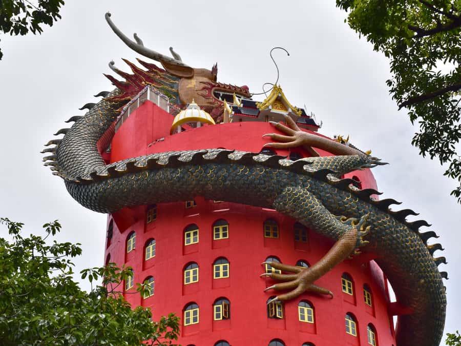 Bangkok: Floating Market, Dragon Temple, Na Satta Museum - Getting started at Central World (Hug Thai Gate)