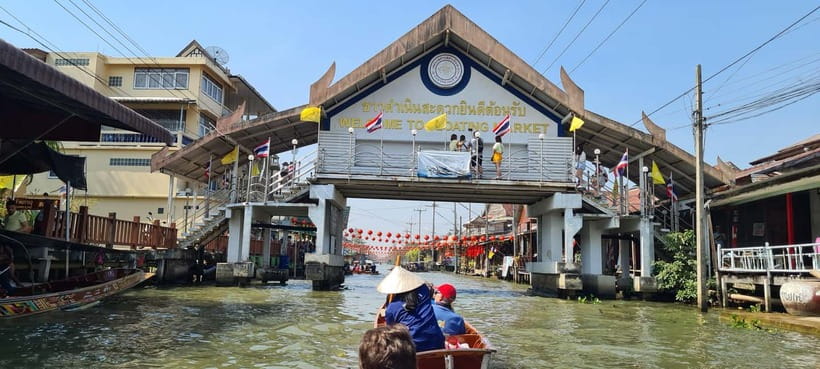 Bangkok: Floating Market & Maeklong Markets Private Transfer - Maeklong Railway Market: the Umbrella Pulldown show up close
