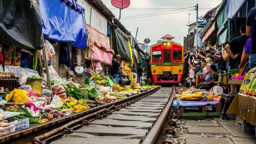 Bangkok highlight: Floating Market, Train Market & Ayutthaya - Key Things I’d Plan Around