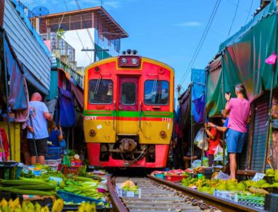 Bangkok: Highlights tour with Grand Palace & Floating Market - Grand Palace and Wat Phra Kaew: the Emerald Buddha and royal architecture