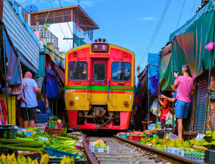 Bangkok: Highlights tour with Grand Palace & Floating Market - Grand Palace and Wat Phra Kaew: the Emerald Buddha and royal architecture