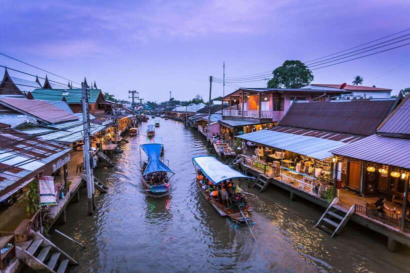 Bangkok: Maeklong Railway & Amphawa Floating Market Day Trip - How the 9-person schedule really feels (and how to make it work)