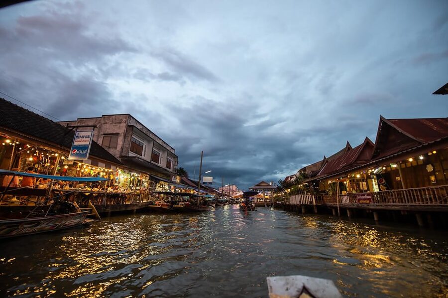 Bangkok: Maeklong Railway Market and Amphawa Floating Market - The bonus stops: salt-farm café, a temple, and time to reset