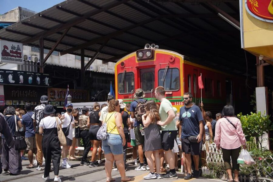 Bangkok: Maeklong Railway Market & Floating Market Tour - Who should book this tour, and who might want to skip it