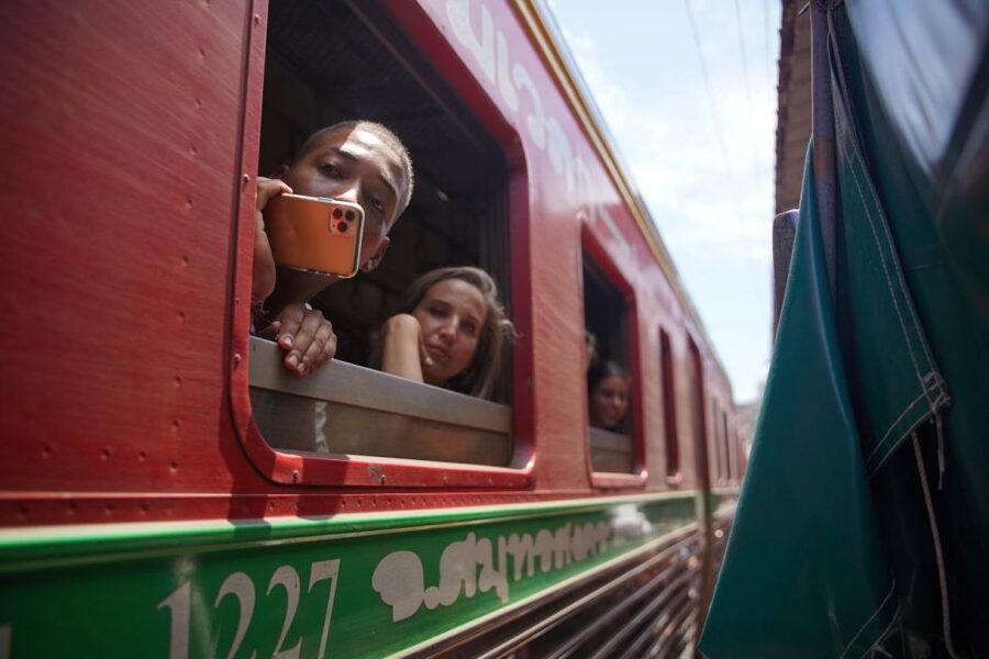 Bangkok: Maeklong Railway Market & Floating Market Tour - Food and shopping: how to enjoy snacks without turning it into a budget trap