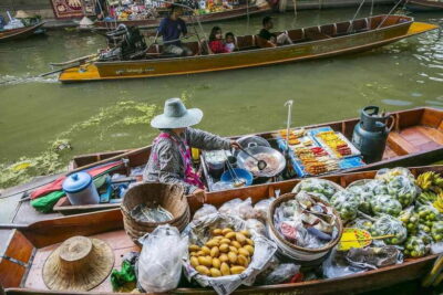 Bangkok: Railway and Floating Market Tour with Dragon Temple - Wat Sam Phran Dragon Temple: pink tower, dragon climb, and the modest dress rule