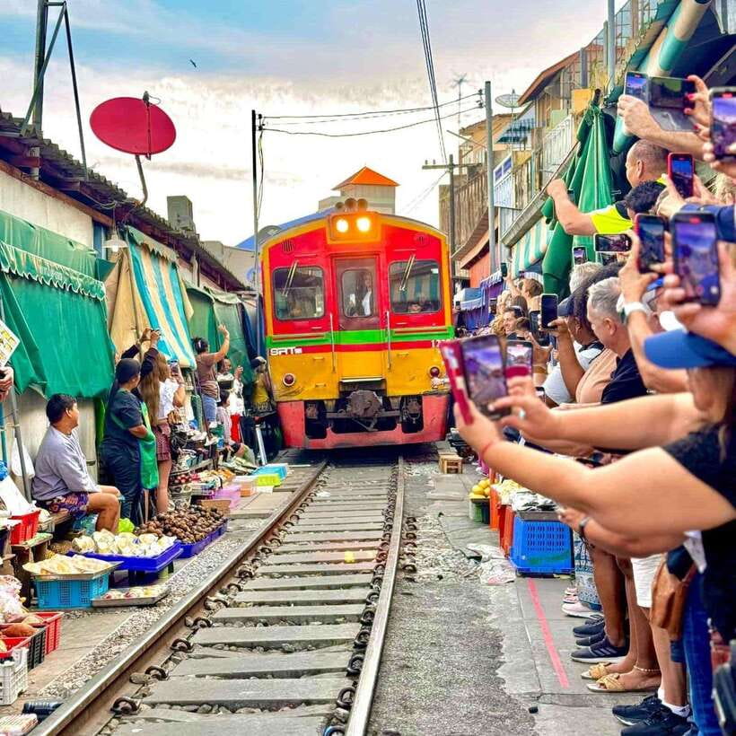 Bangkok: Railway and Floating Market Tour with Dragon Temple - Included vs not included: plan your budget like a pro