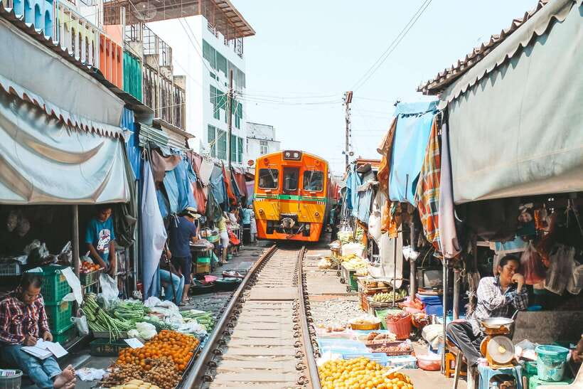 Bangkok: Railway and Floating Market Tour with Dragon Temple - Who this tour fits best (and who should skip it)