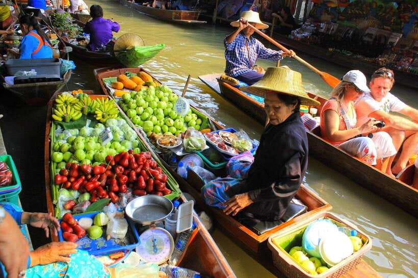 Bangkok: Railway and Floating Market Tour with Dragon Temple - Should you book this Bangkok-area markets and Dragon Temple tour?