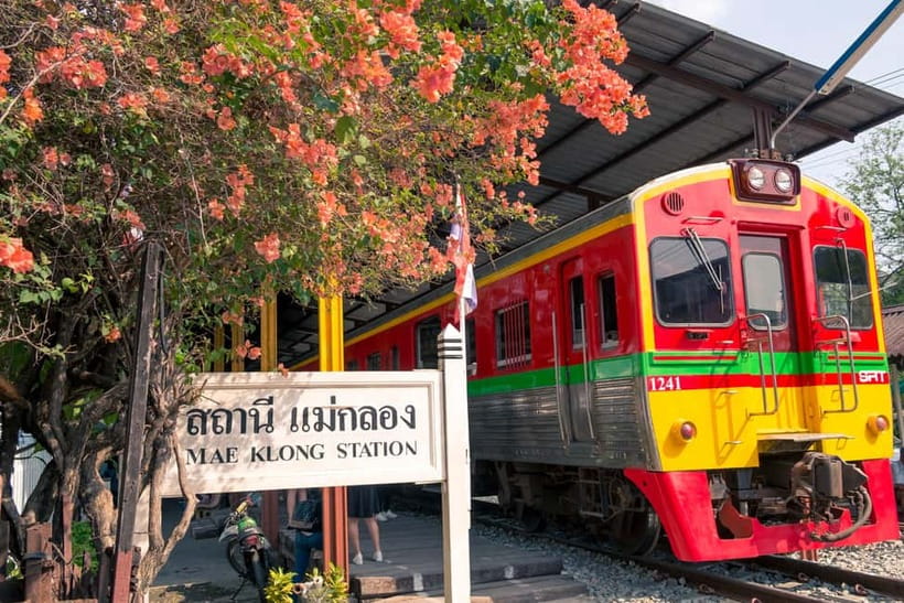 Bangkok: Railway, Floating Market & Chao Phraya Cruise Tour - Small-group size and an English guide make a real difference