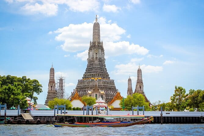 Bangkok's Best: City Highlights & Floating Market Private Tour - Salt Lake De Maeklong: seeing an industry, not just a postcard