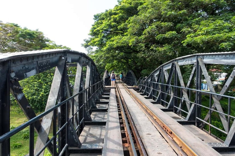 BKK: Damnoen Floating Market, Maeklong Rail & River Bridge - Key highlights at a glance