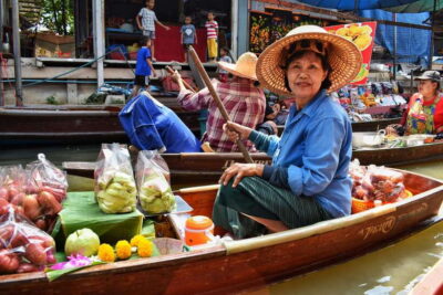 Boat Tour of Damnoen Saduak Floating Market - Pick your pier: YingGolf vs Talung Luang options