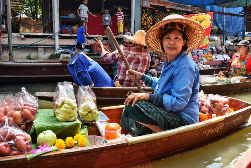 Boat Tour of Damnoen Saduak Floating Market - Pick your pier: YingGolf vs Talung Luang options