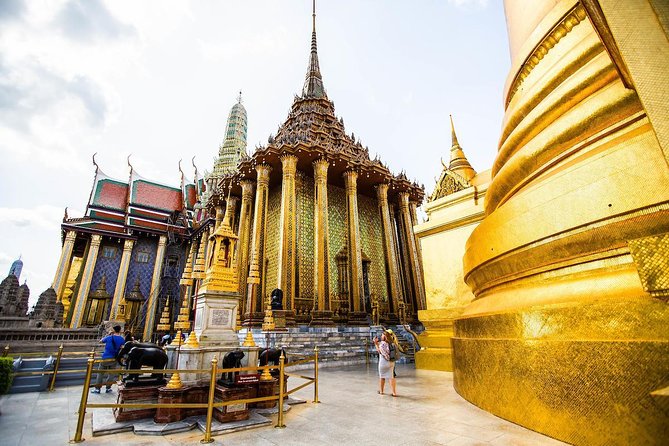 Damnern Saduak Floating Market, Grand Palace, Wat Phra Keo & Wat Pho - Key Highlights