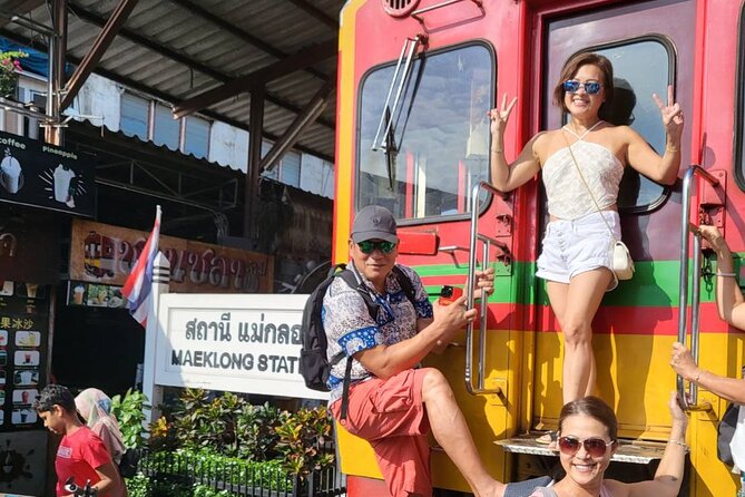Damnoen Saduak Floating Market and Maeklong Railway Market Tour - Getting your lunch sorted: what’s included and what’s on you