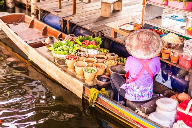 Damnoen Saduak Floating Market and Maeklong Railway Market Tour - Guide quality matters more than you think