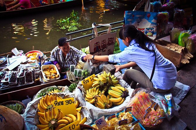 Damnoen Saduak Floating Market & Maeklong Railway Market Tour From Bangkok - Guide + Group Size: Why It Makes a Difference on Markets Days