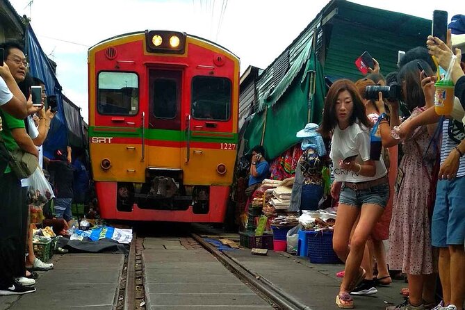 Damnoen Saduak Floating Market & Maeklong Train Market Tour - Transport, timing, and how this half-day stays manageable
