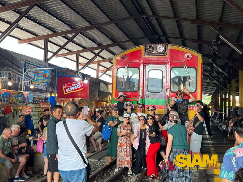 From Bangkok:Damnoen Floating Market and Railway Market Tour - Key moments worth your attention