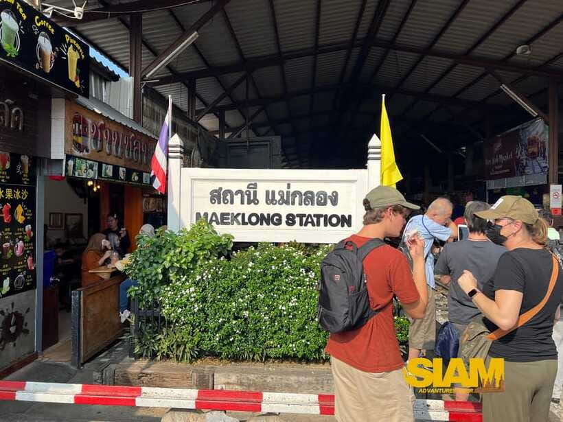 From Bangkok:Damnoen Floating Market and Railway Market Tour - How long do you actually spend at each market?