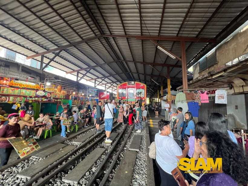 From Bangkok:Damnoen Floating Market and Railway Market Tour - Who this tour fits best (and who should be cautious)