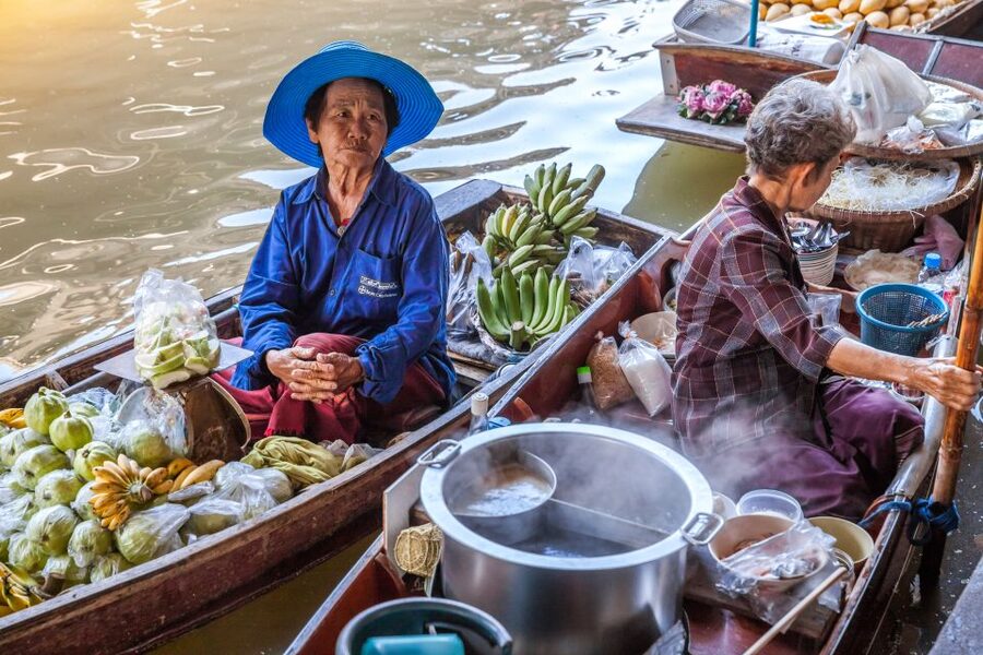 From Bangkok: Damnoen Saduak Floating Market Guided Tour - Comfort, what to bring, and small details that matter
