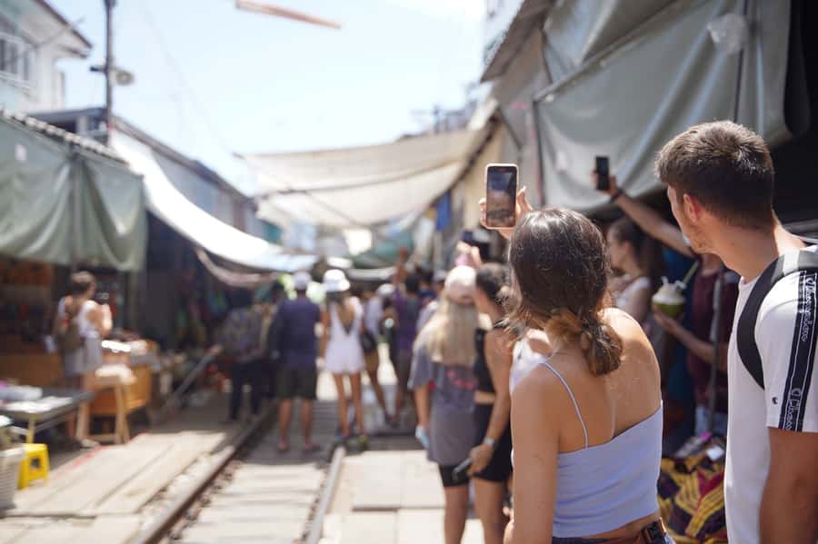 From Bangkok: Floating Market and Ayutthaya Guided Day Tour - The brown coconut sugar stop: the quiet, hands-on Thai detail