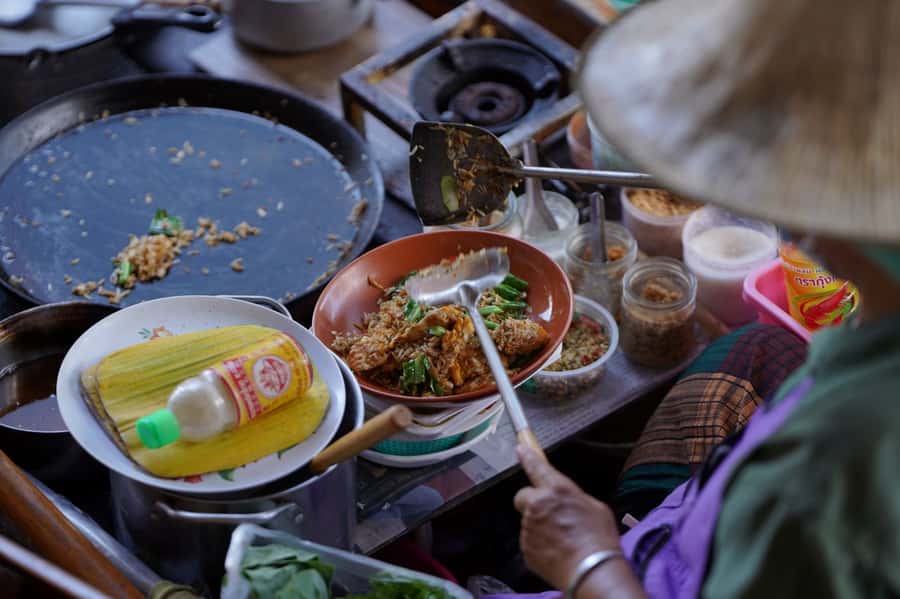 From Bangkok: Floating Market and Ayutthaya Guided Day Tour - Guide quality: what you can learn from names like Luke, Bird, and William