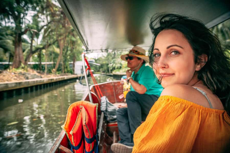From Bangkok: Maeklong Railway and Floating Market Day Tour - Food, shopping, and spending: What’s included vs where you’ll need your wallet
