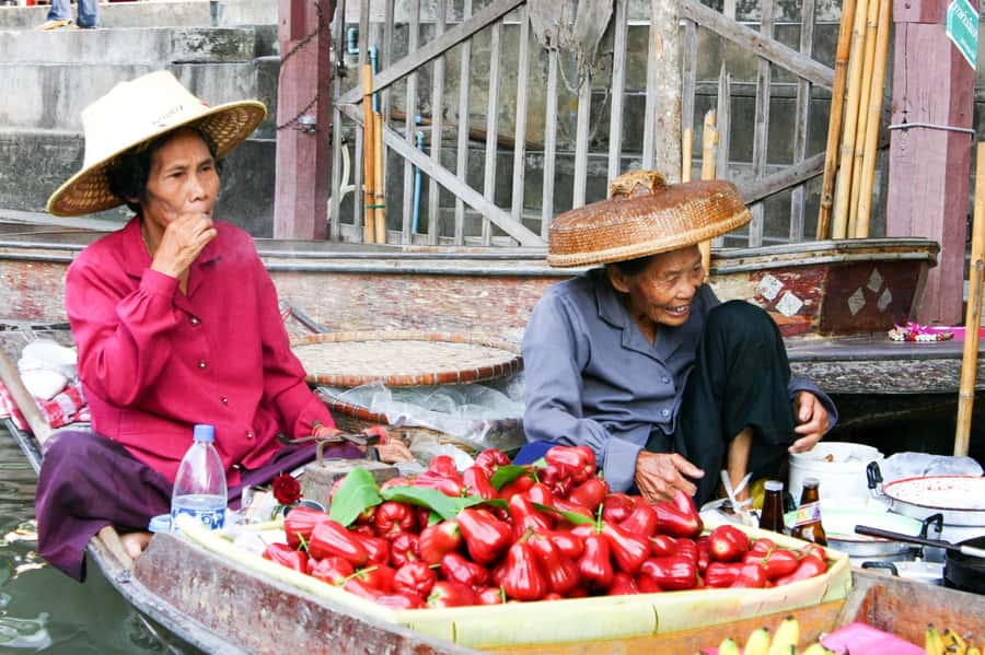 From Bangkok: Maeklong Railway and Floating Market Food Tour - Food tastings: what’s included, and how to use them