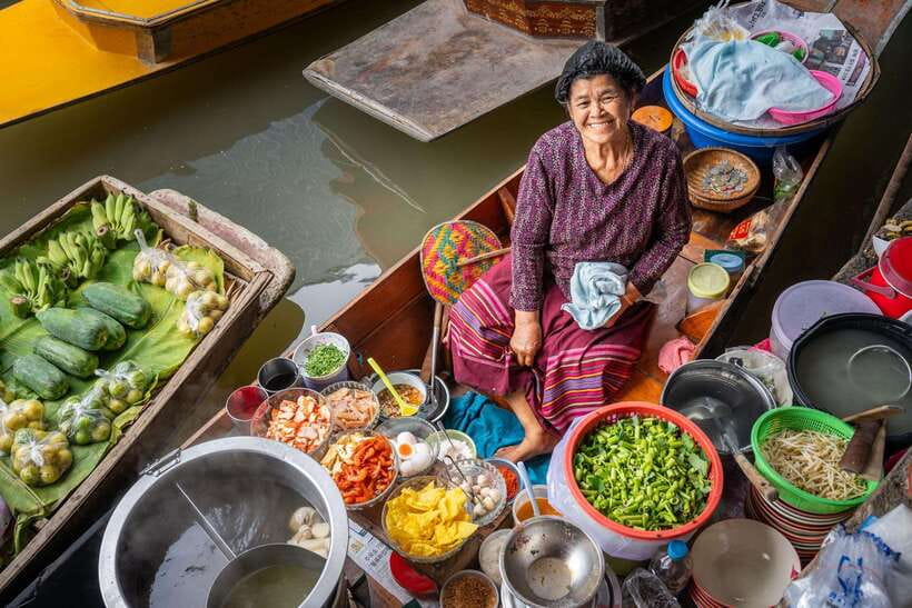 From Bangkok: Railway & Damnoen Saduak Floating Market Tour - From Bangkok Van to Canal Life: What This Tour Feels Like