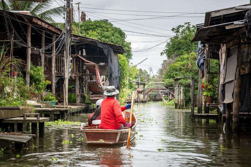 From Bangkok: Railway & Damnoen Saduak Floating Market Tour - Pace, Timing, and How the 7 Hours Work in Real Life