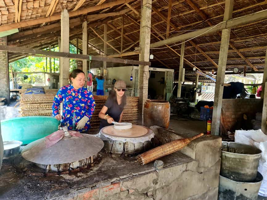 From HCMC: Cai Rang Floating Market & My Tho 2-Day - Meals and flavors: hủ tiếu, lunch, and the coconut-sweet contrast