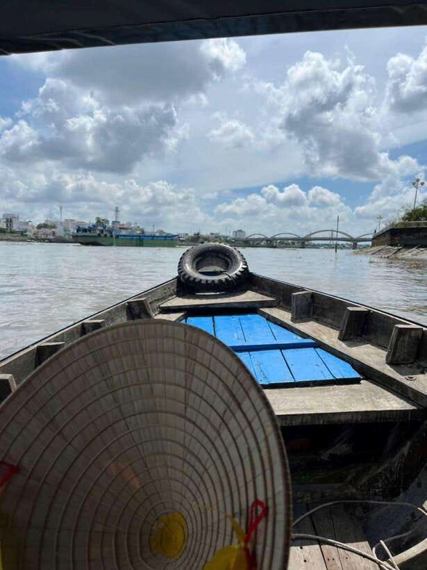 Ho Chi Minh: 1-Day Mekong Delta Tour-Floating Market & Islet - Pop Rice and Traditional Cakes: The Island’s Flying Menu Style