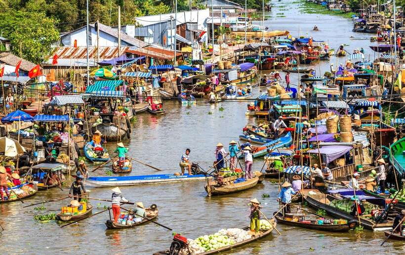 Ho Chi Minh City: Cai Rang Floating Market in Can Tho Tour - Floating breakfast at Cai Rang: the morning market rhythm