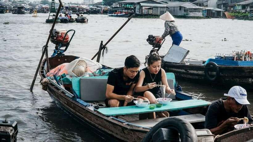 Ho Chi Minh City: Cai Rang Floating Market in Can Tho Tour - Hu Tieu vermicelli workshop and pineapple on the Mekong