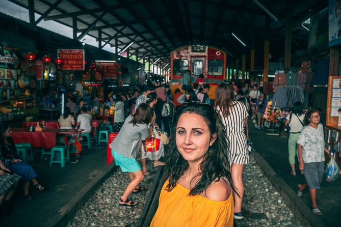 Maeklong Railway & Damnoen Saduak Floating Market Tour – Full Day - Amphawa’s Sugar Palm Factory: How the Sweets Actually Begin