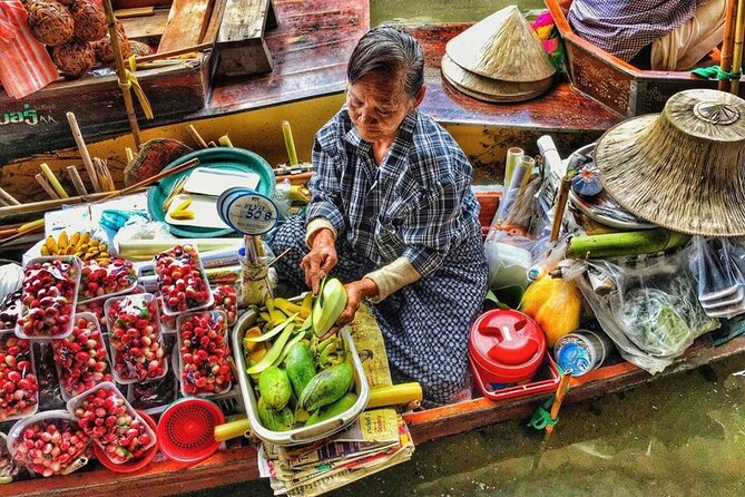PRIVATE Floating Market + DRAGON Temple + DO like a Local - Damnoen Saduak Floating Market: The Short Intro, Then the Real Ride