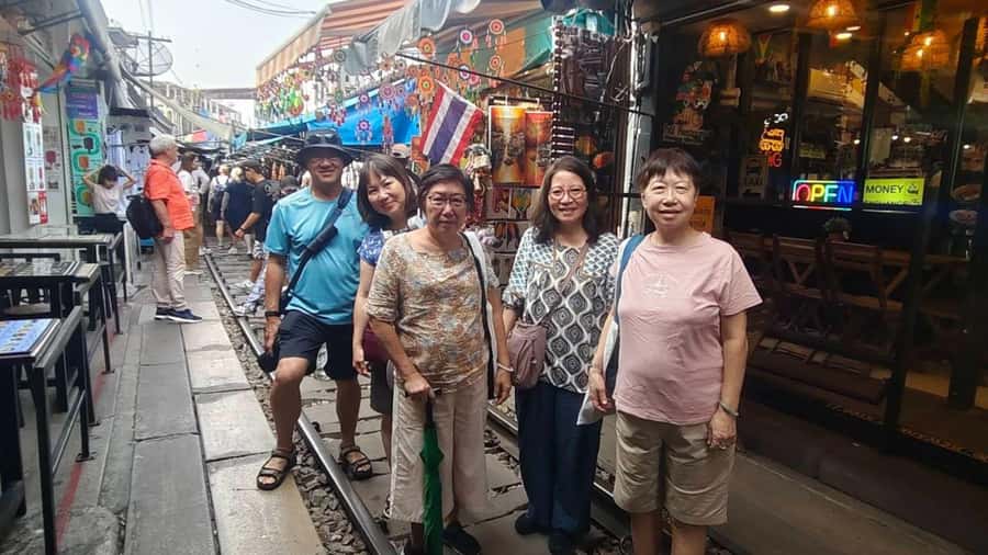 Private Tour from Bangkok: Railway & Floating Markets - How the private guide changes the whole day