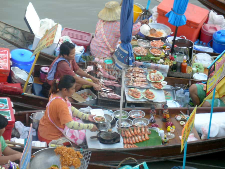 Weekend Amphawa Floating Market & Train Market Private Tour - Should You Book This Weekend Markets Tour?