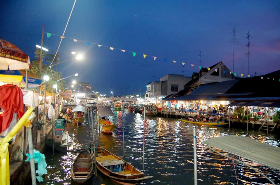 Weekend Amphawa Floating Market & Train Market Private Tour - Maeklong Railway Market: Where the Food Meets the Train